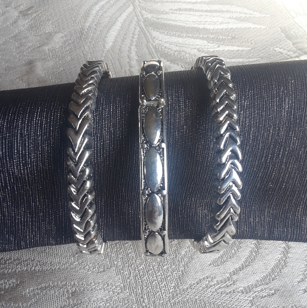 Premier bracelets